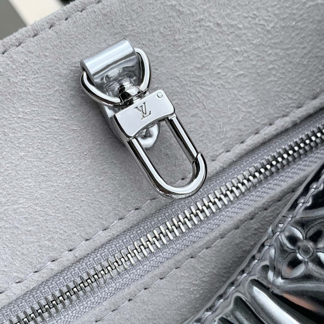 LV M26373 Louis Vuitton OnTheGo PM Bag Silver