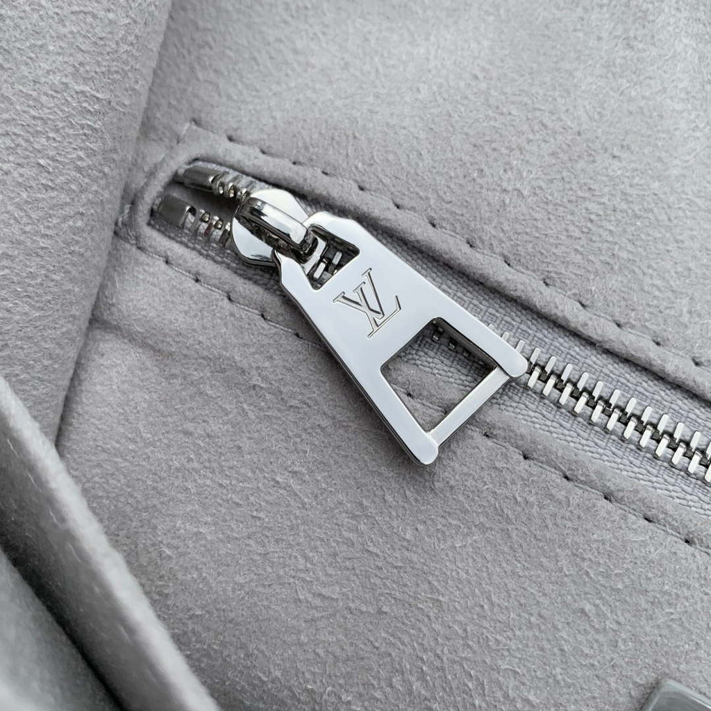 LV M26373 Louis Vuitton OnTheGo PM Bag Silver