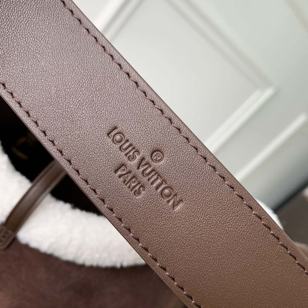 LV M26421 Louis Vuitton CarryAll PM Bag Chocolate Brown