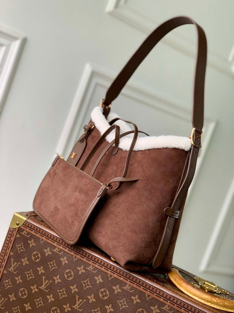 LV M26421 Louis Vuitton CarryAll PM Bag Chocolate Brown