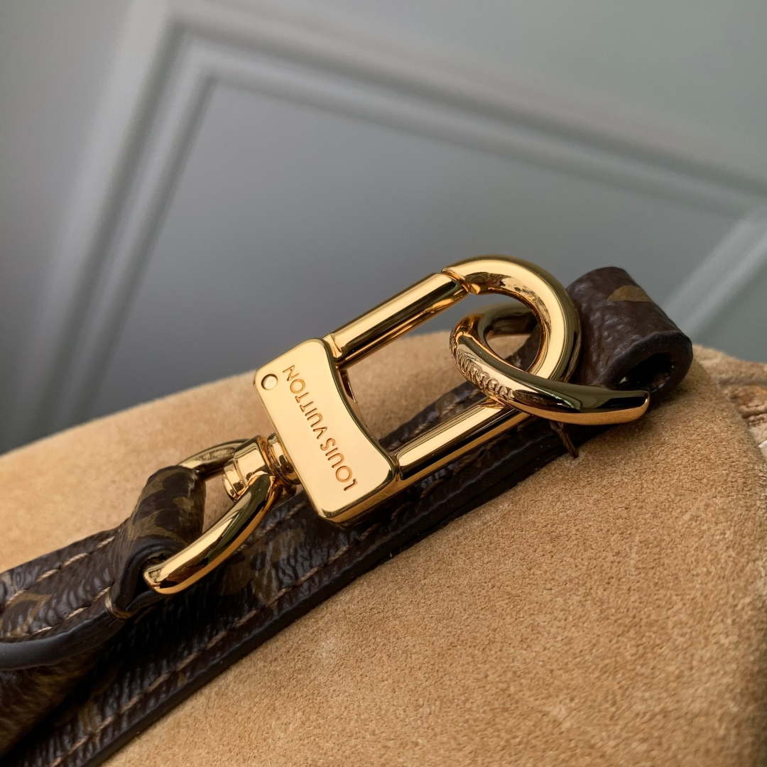 LV M26451 Louis Vuitton Express Travel Hazelnut Brown