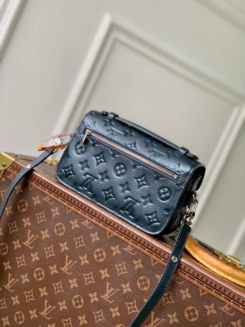 LV M26456 Louis Vuitton Pochette Metis East West Bag Black