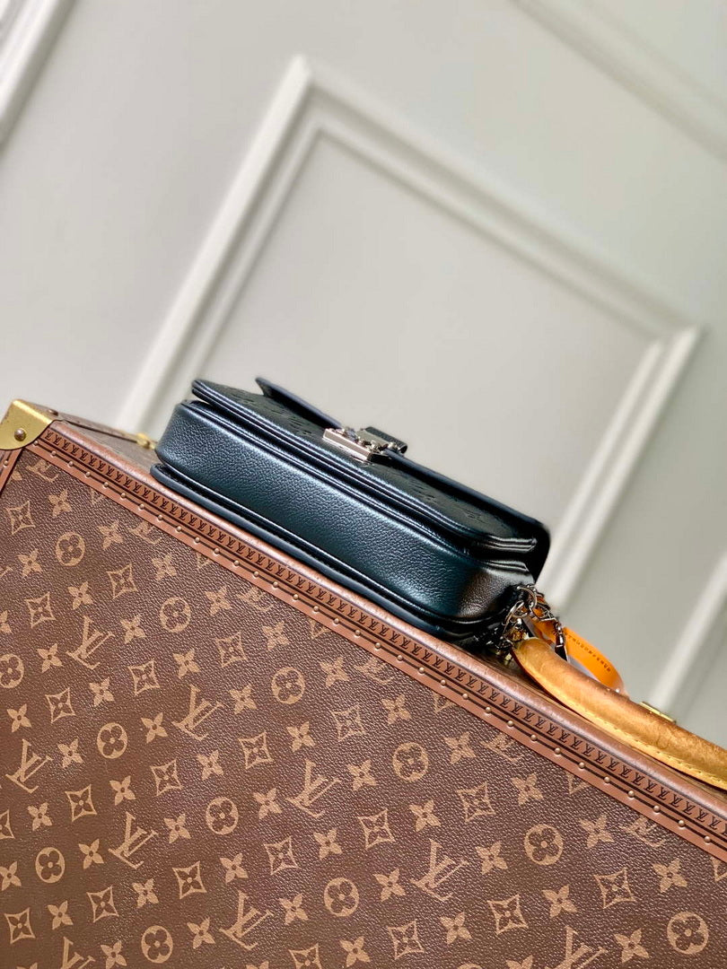 LV M26456 Louis Vuitton Pochette Metis East West Bag Black
