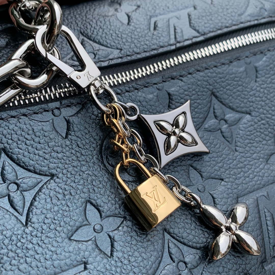 LV M26456 Louis Vuitton Pochette Metis East West Bag Black