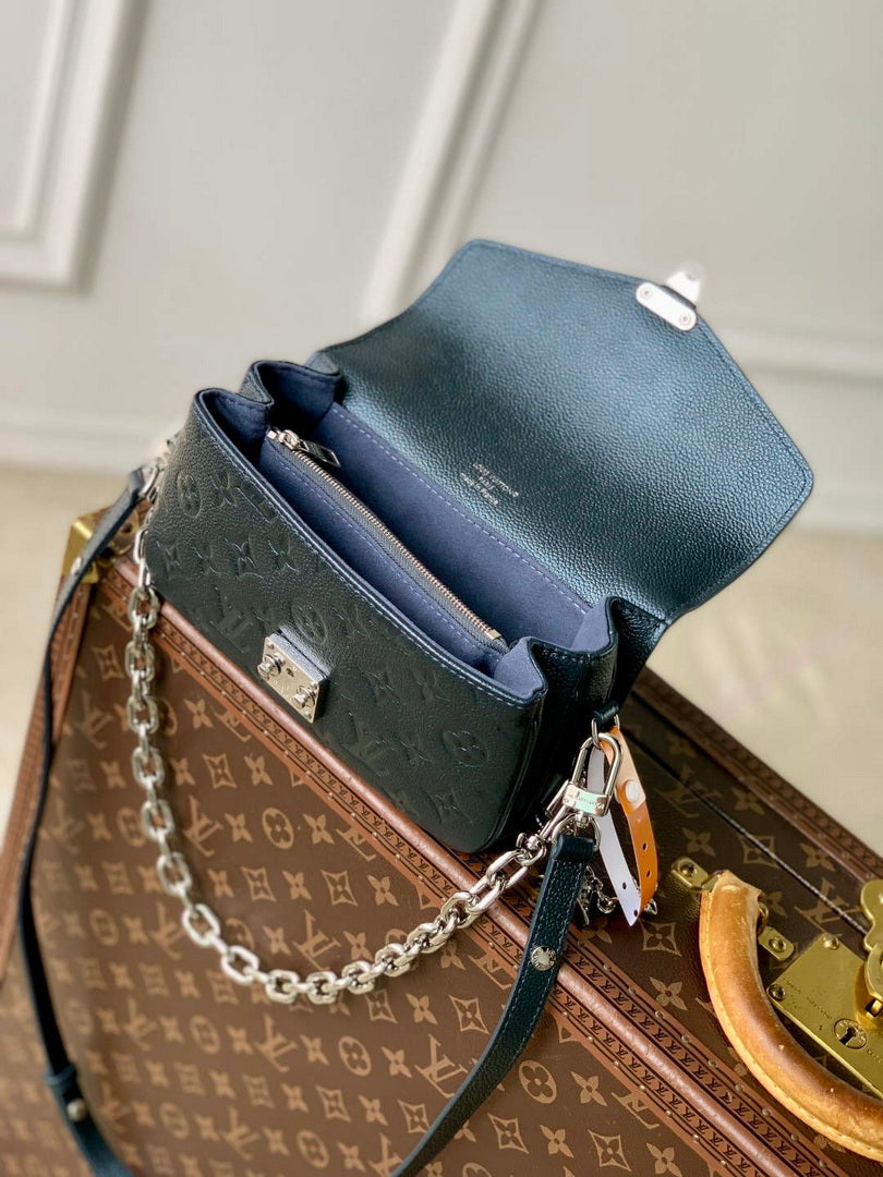LV M26456 Louis Vuitton Pochette Metis East West Bag Black