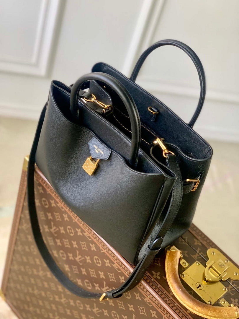 LV M26502 Louis Vuitton Vendome PM Bag Black