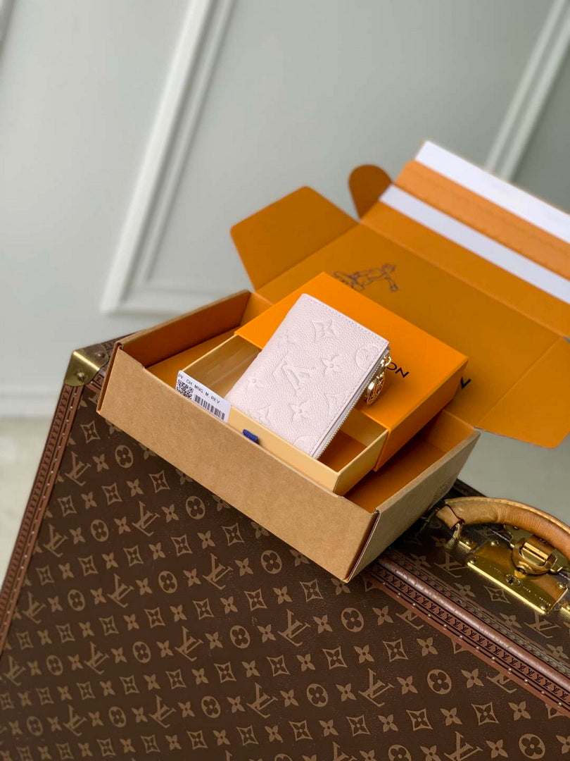 LV M26517 Louis Vuitton Lisa Wallet Snowy Pearl