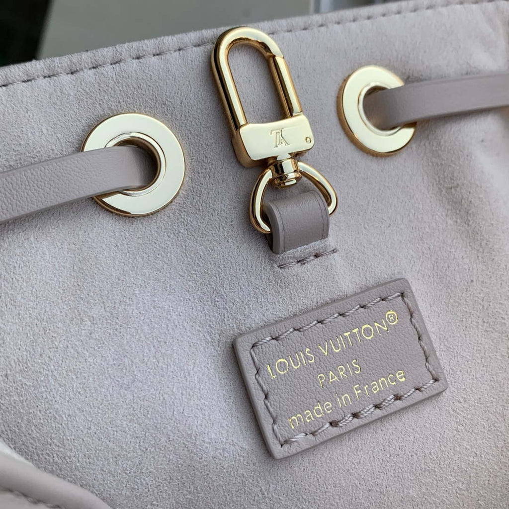 LV M26530 Louis Vuitton Coussin Bucket Bag Beige