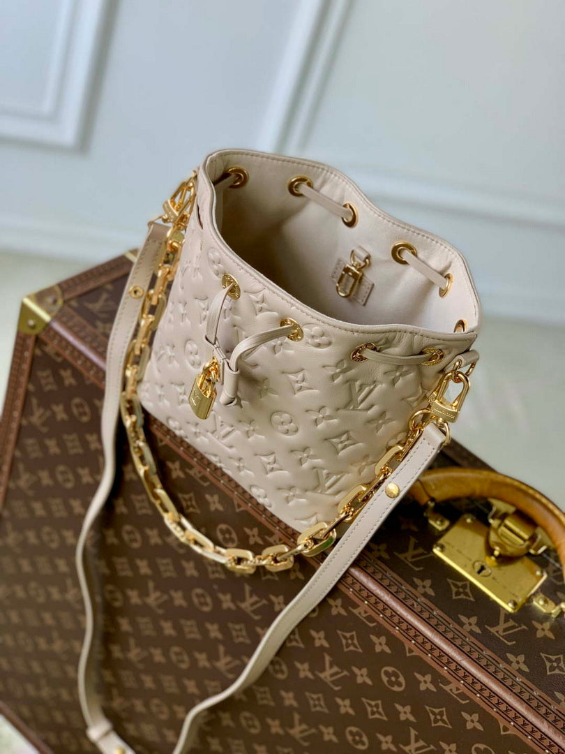 LV M26530 Louis Vuitton Coussin Bucket Bag Beige