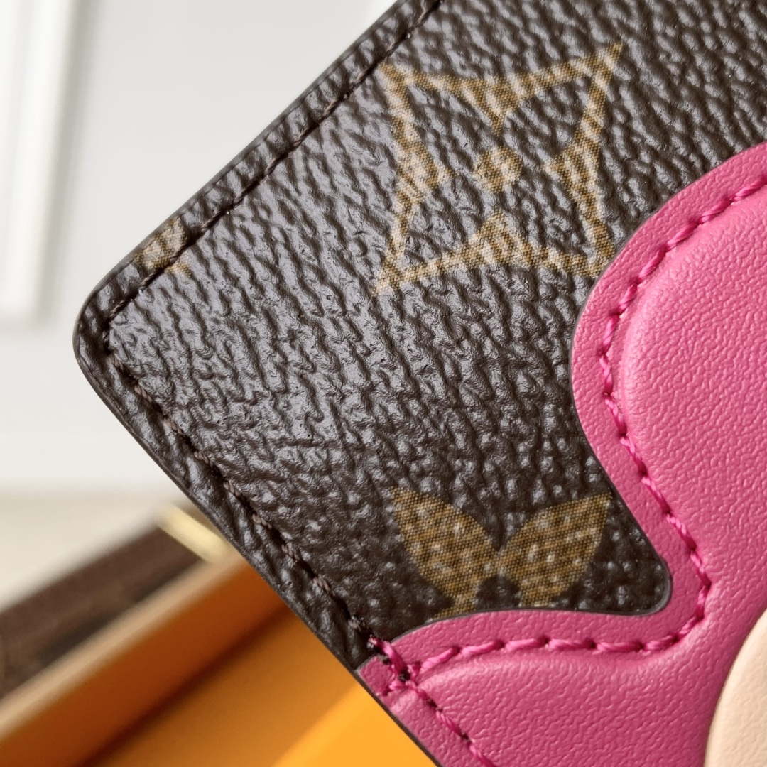 LV M26625 Louis Vuitton Card Holder