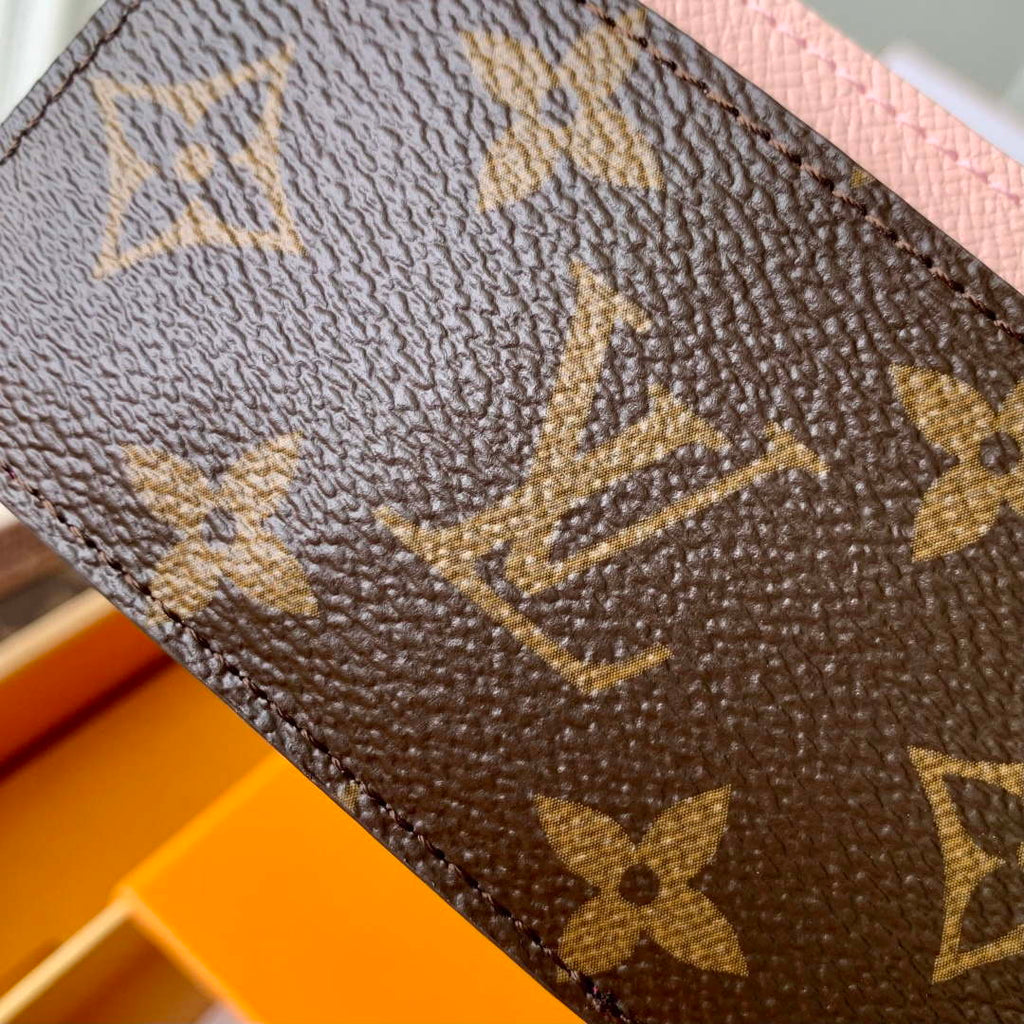 LV M26625 Louis Vuitton Card Holder