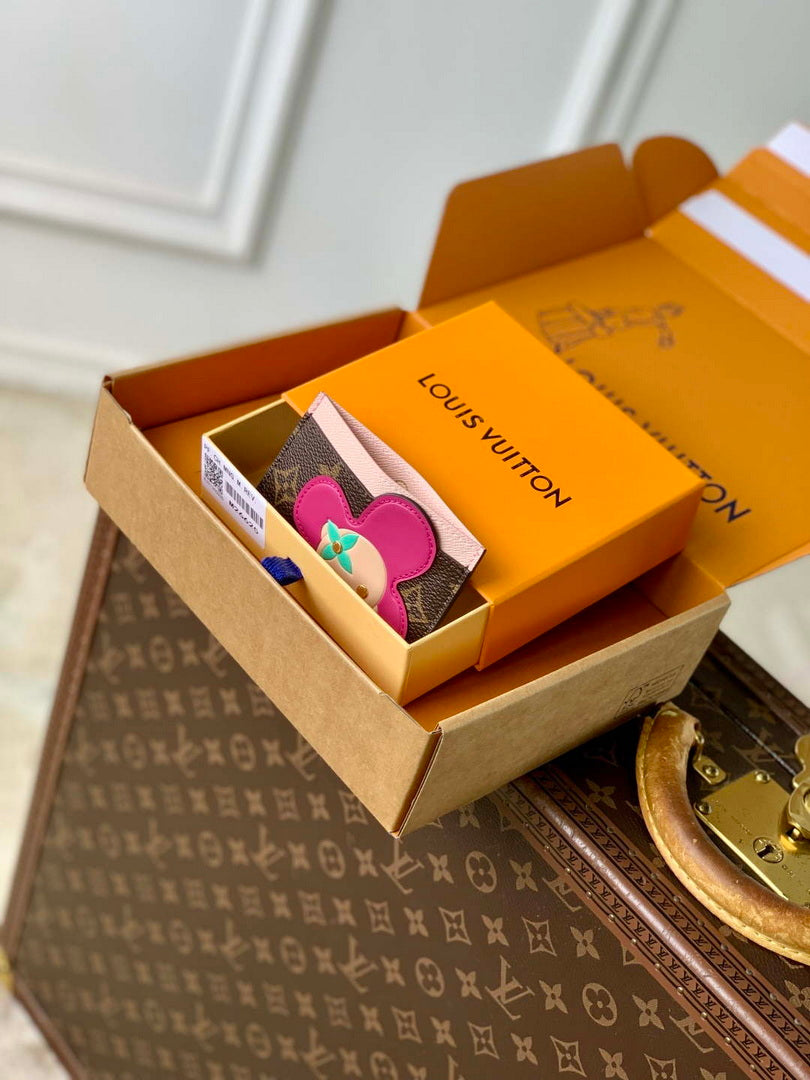 LV M26625 Louis Vuitton Card Holder