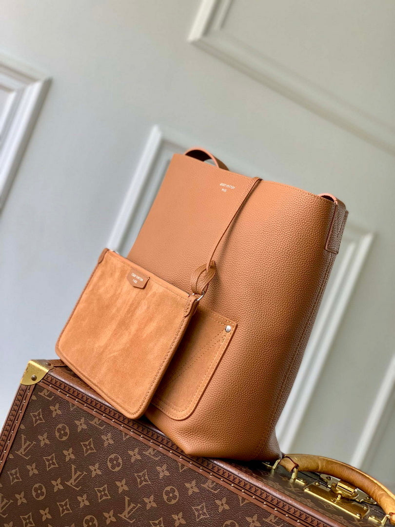 LV M26745 Louis Vuitton Verso Hobo Bag Tan