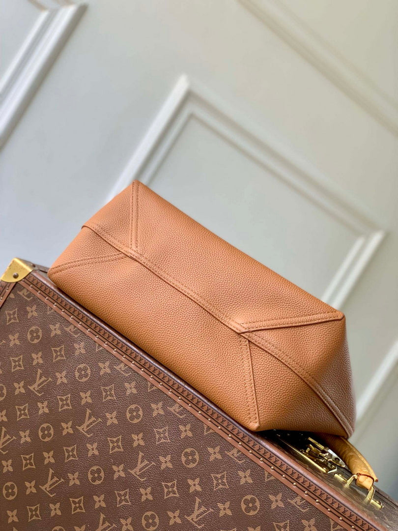 LV M26745 Louis Vuitton Verso Hobo Bag Tan