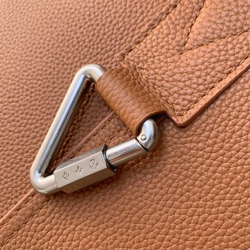 LV M26745 Louis Vuitton Verso Hobo Bag Tan
