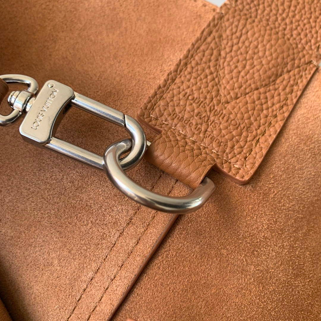 LV M26745 Louis Vuitton Verso Hobo Bag Tan