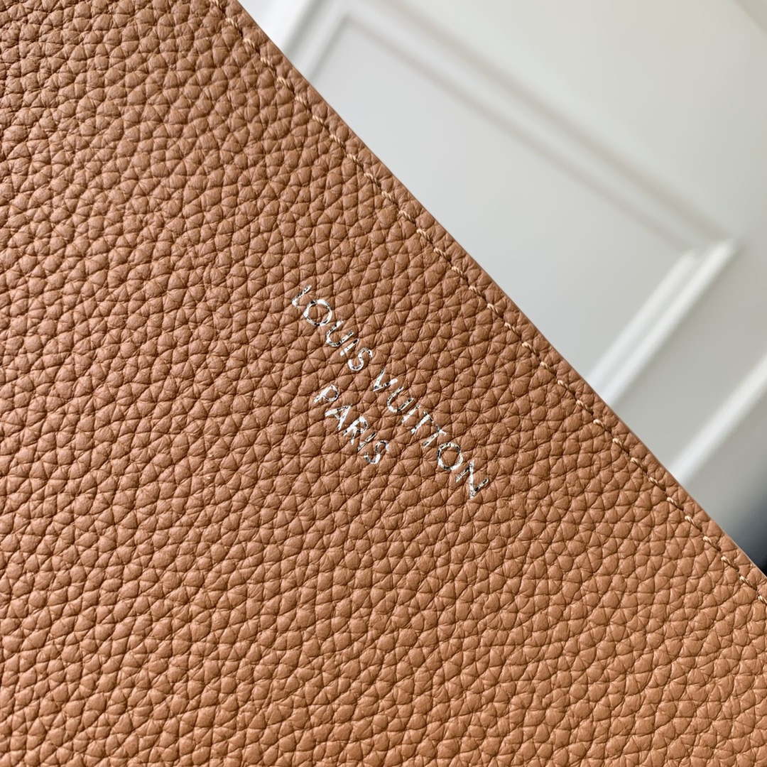 LV M26745 Louis Vuitton Verso Hobo Bag Tan