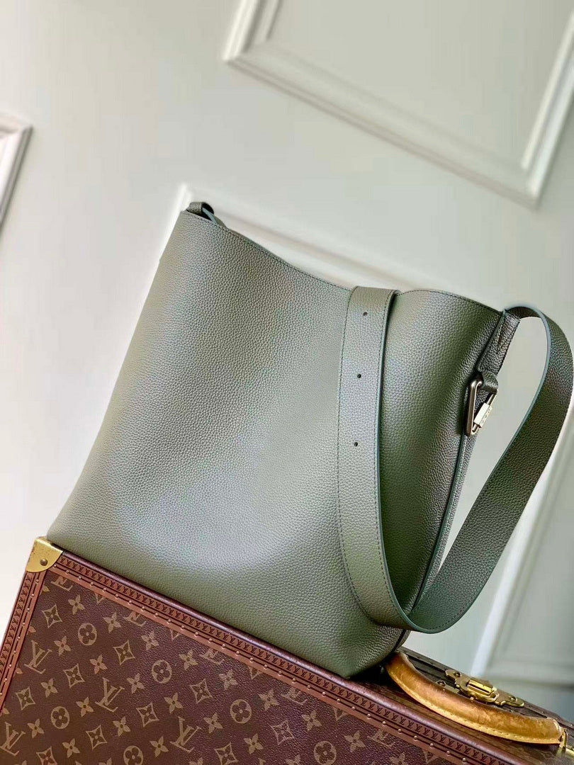 LV M26747 Louis Vuitton Verso Hobo Bag Khaki Green