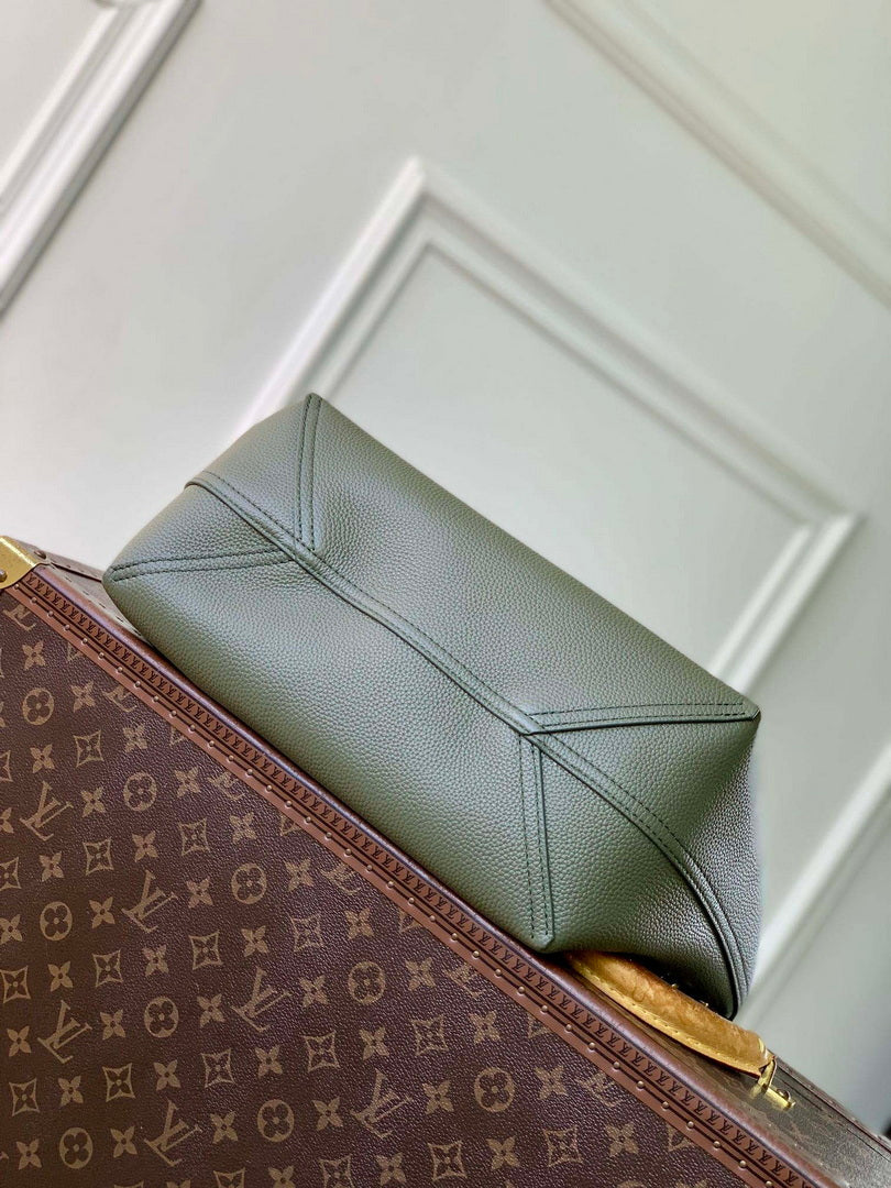 LV M26747 Louis Vuitton Verso Hobo Bag Khaki Green