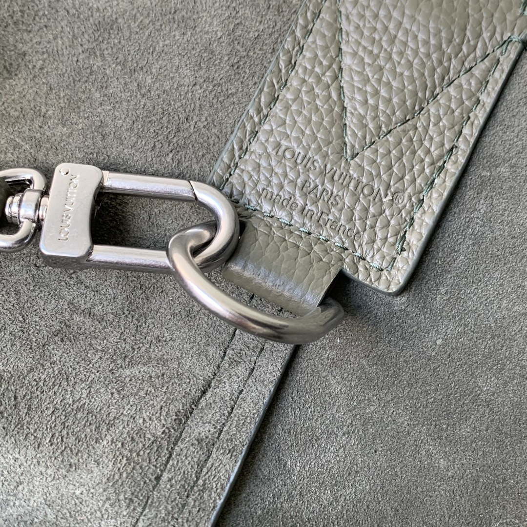 LV M26747 Louis Vuitton Verso Hobo Bag Khaki Green