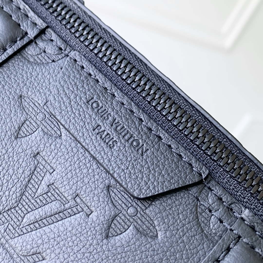 LV M26750 Louis Vuitton City Keepall Bag Black