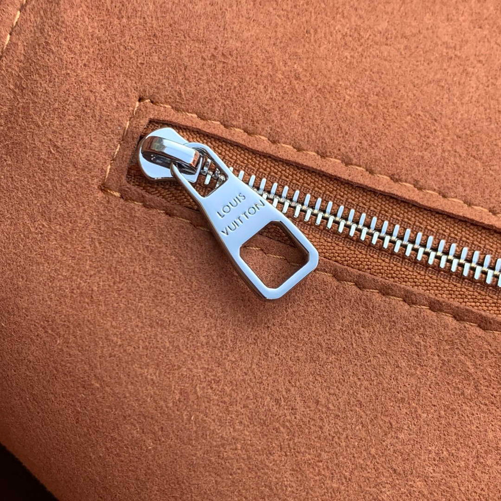 LV M26758 Louis Vuitton Steamer 30 Cross-body Bag Tan