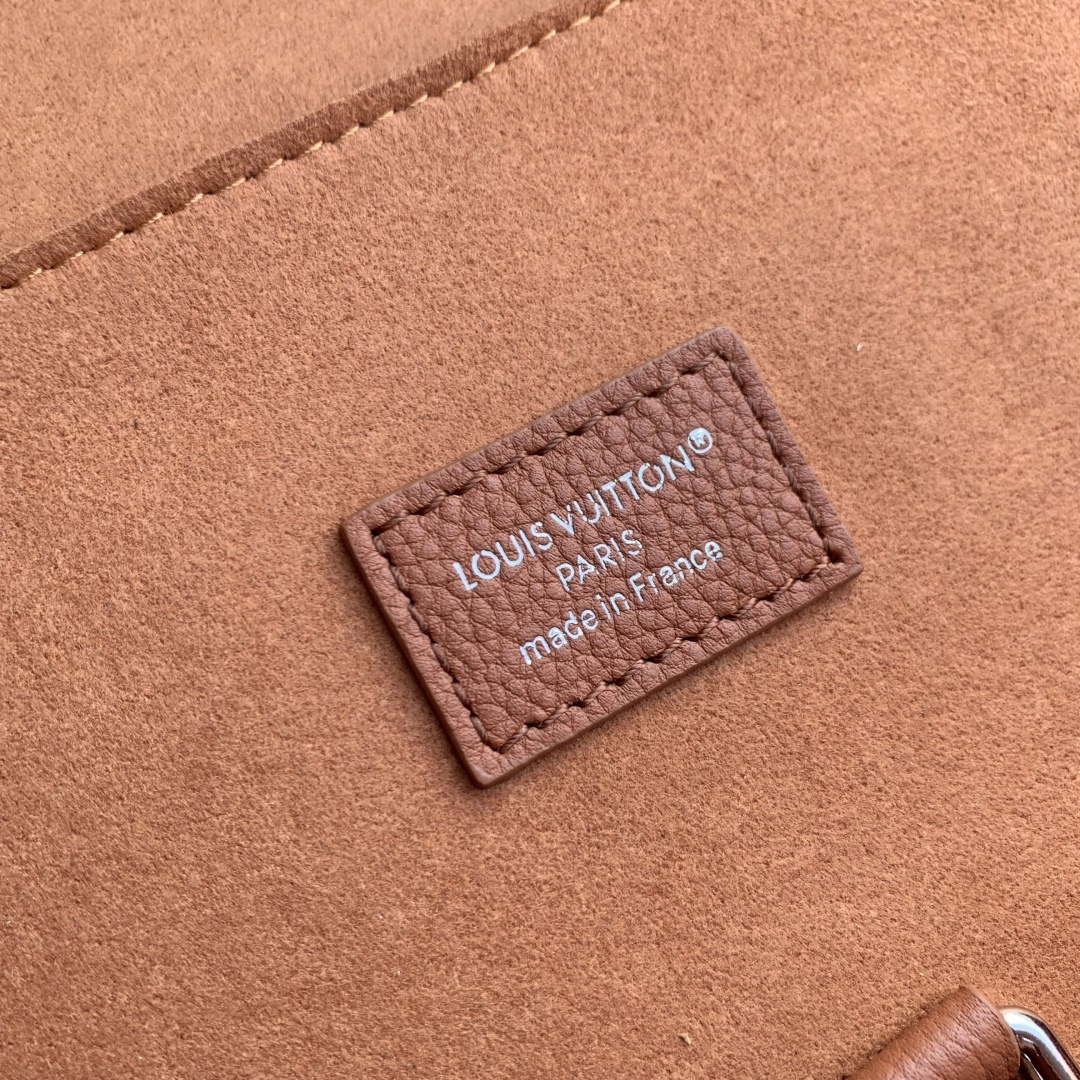 LV M26758 Louis Vuitton Steamer 30 Cross-body Bag Tan
