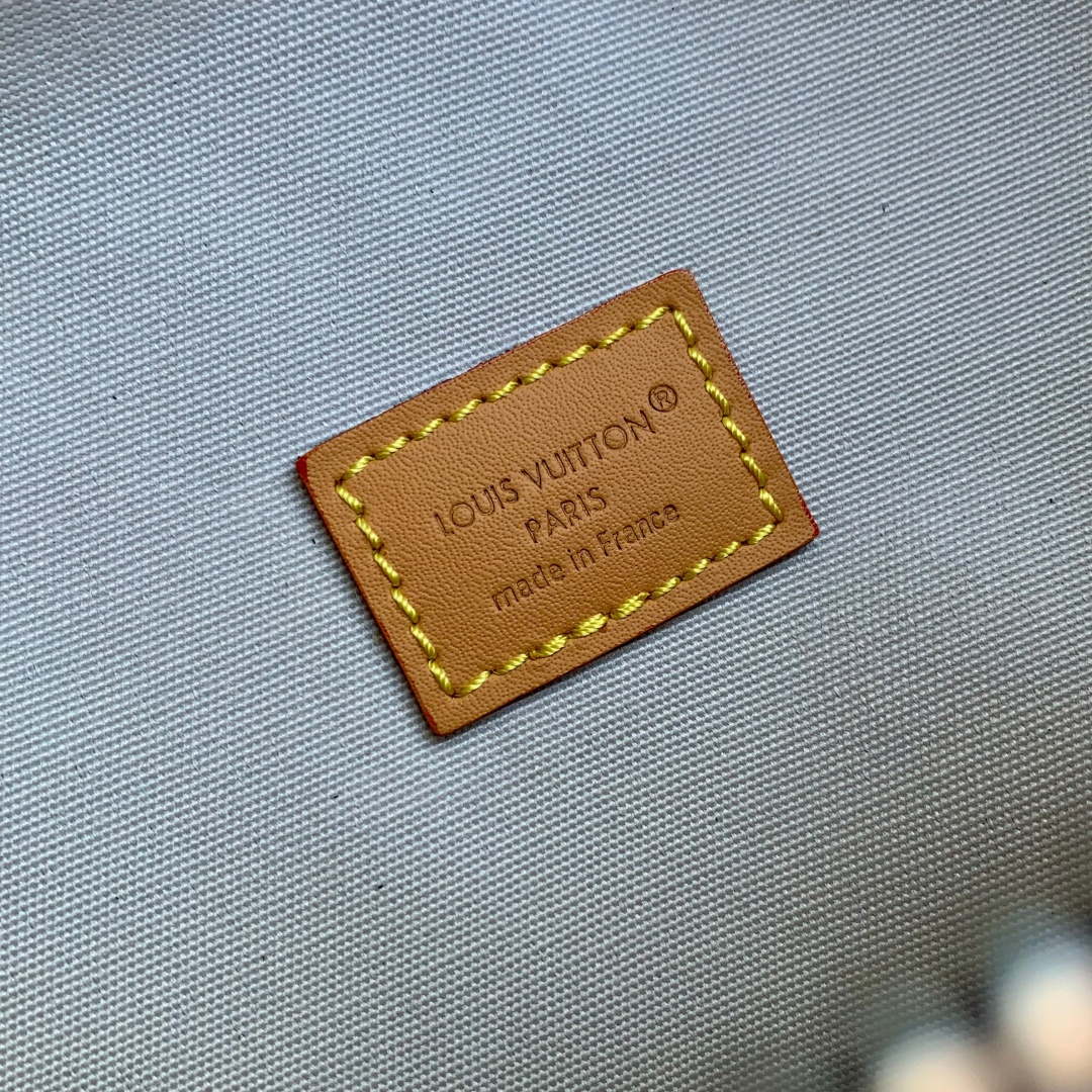 LV M26821 Louis Vuitton Rush Bumbag Ocean
