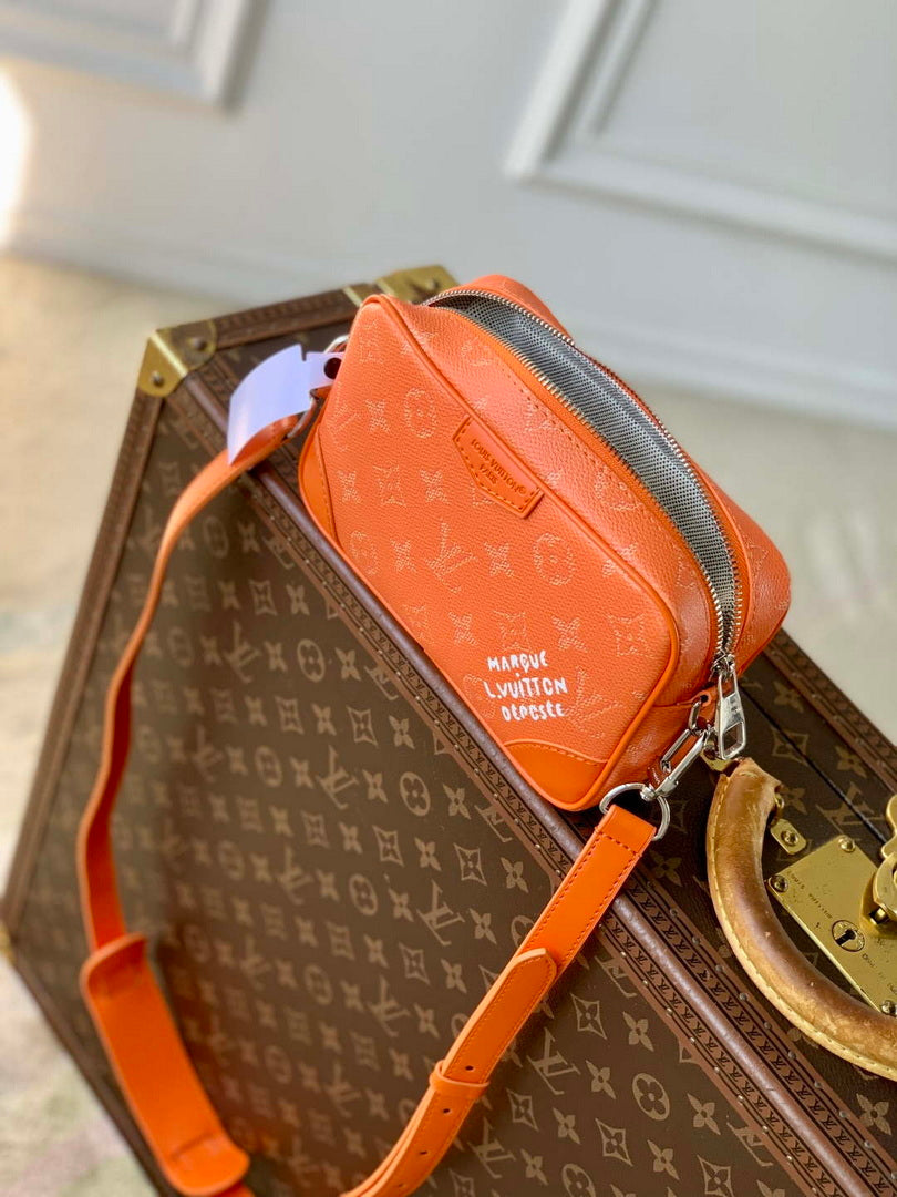 LV M26825 Louis Vuitton Trocad¨¦ro Wearable Wallet Caramel