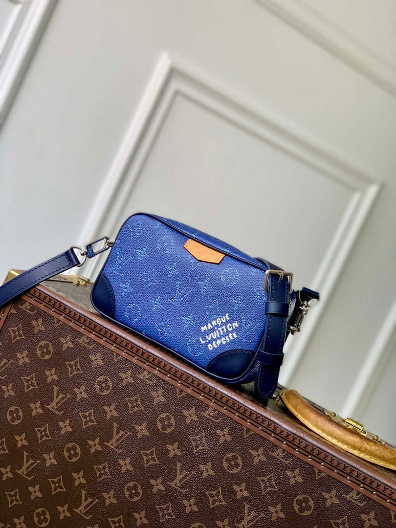 LV M26826 Louis Vuitton Trocad¨¦ro Wearable Wallet Ocean