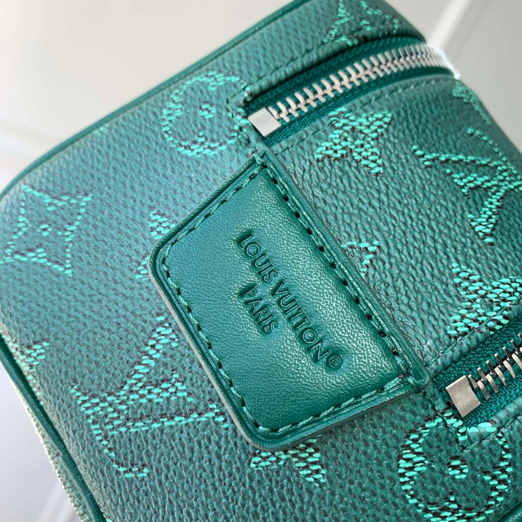 LV M26871 Louis Vuitton Mini Dopp Kit Bag Epicea Green