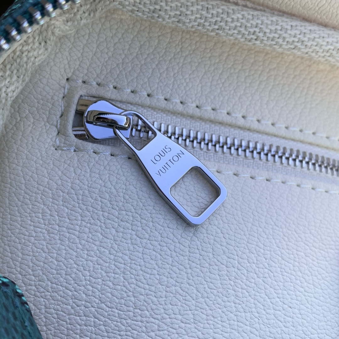 LV M26871 Louis Vuitton Mini Dopp Kit Bag Epicea Green