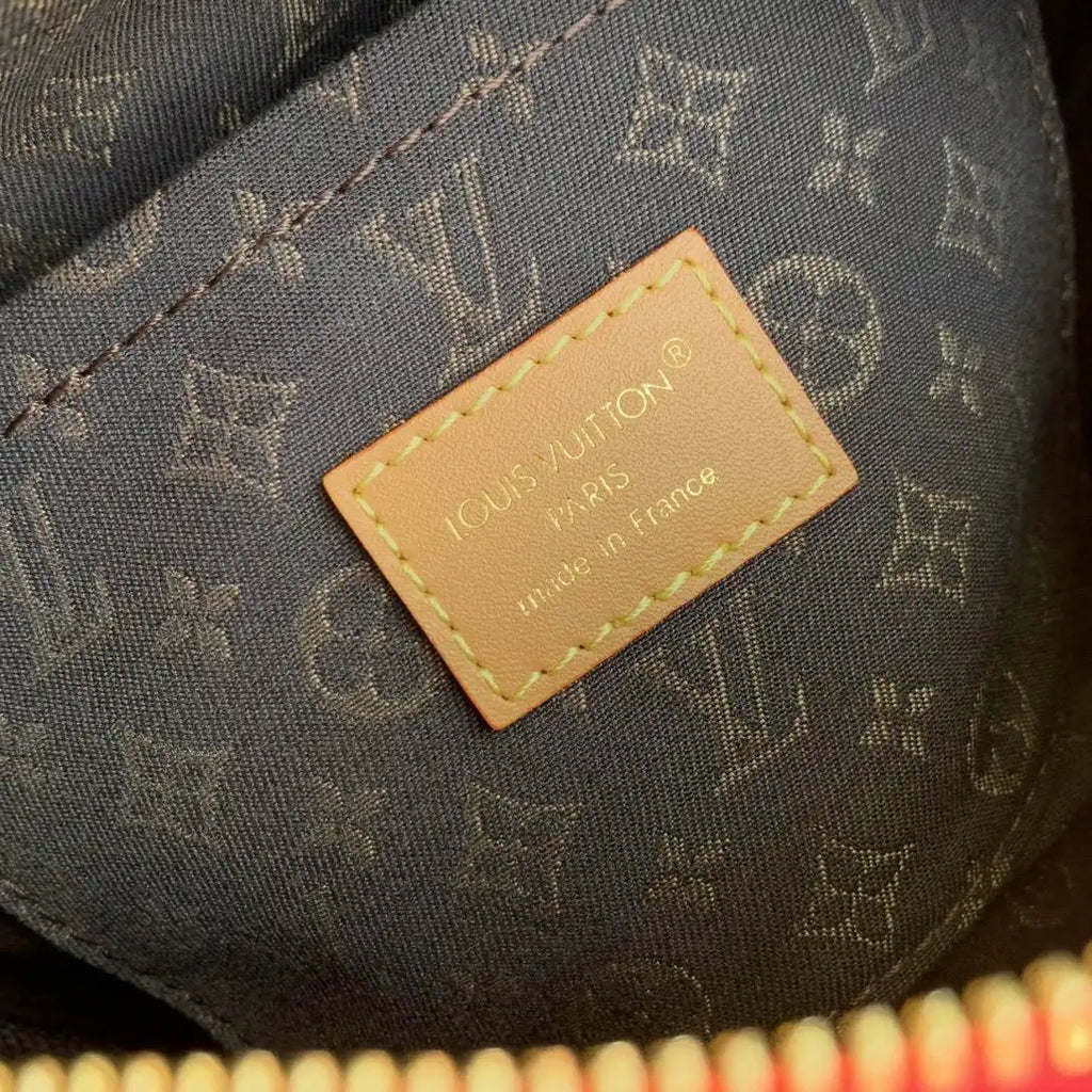 LV M26905 Louis Vuitton Express PM Handbag Red