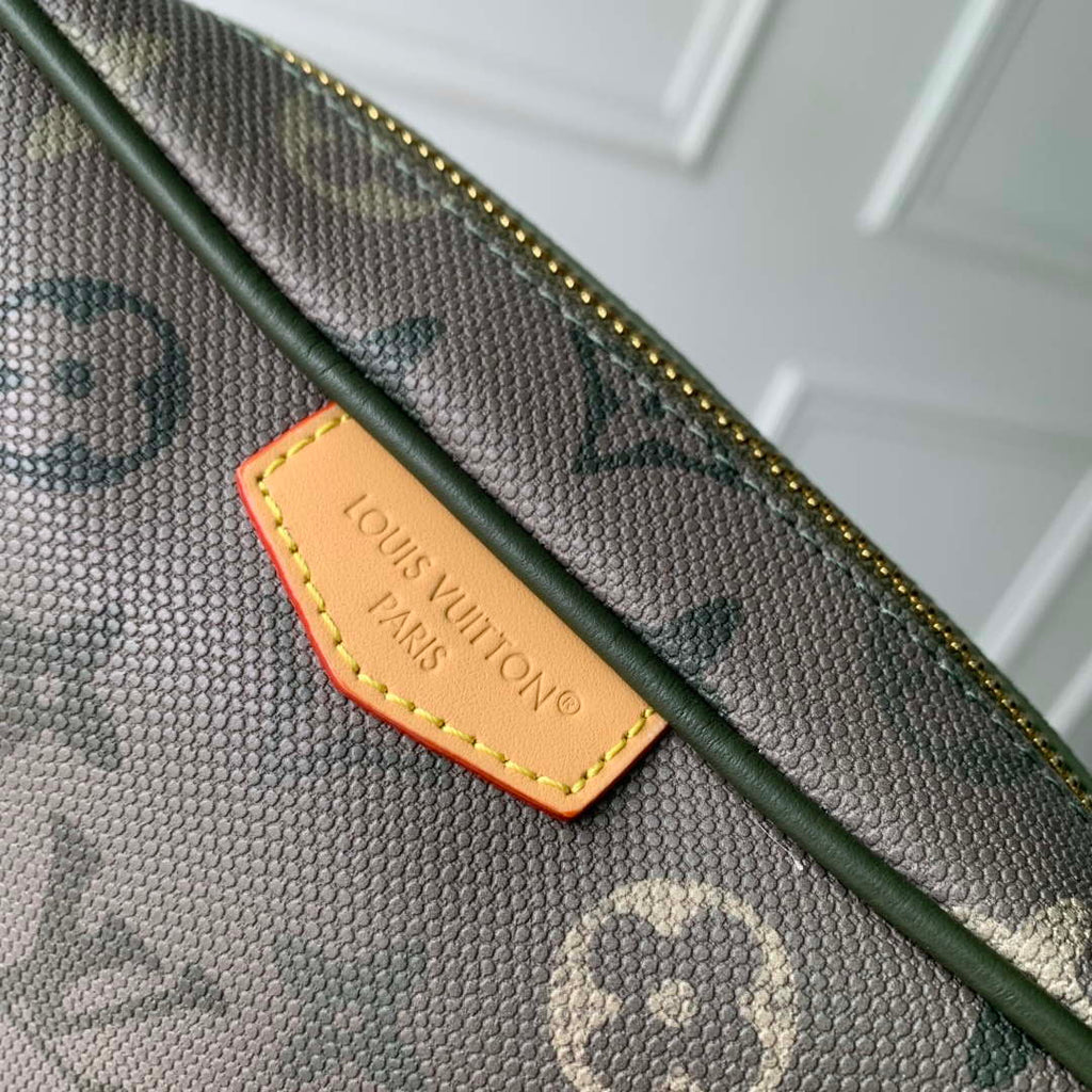LV M26937 Louis Vuitton Trocad¨¦ro Wearable Wallet Khaki