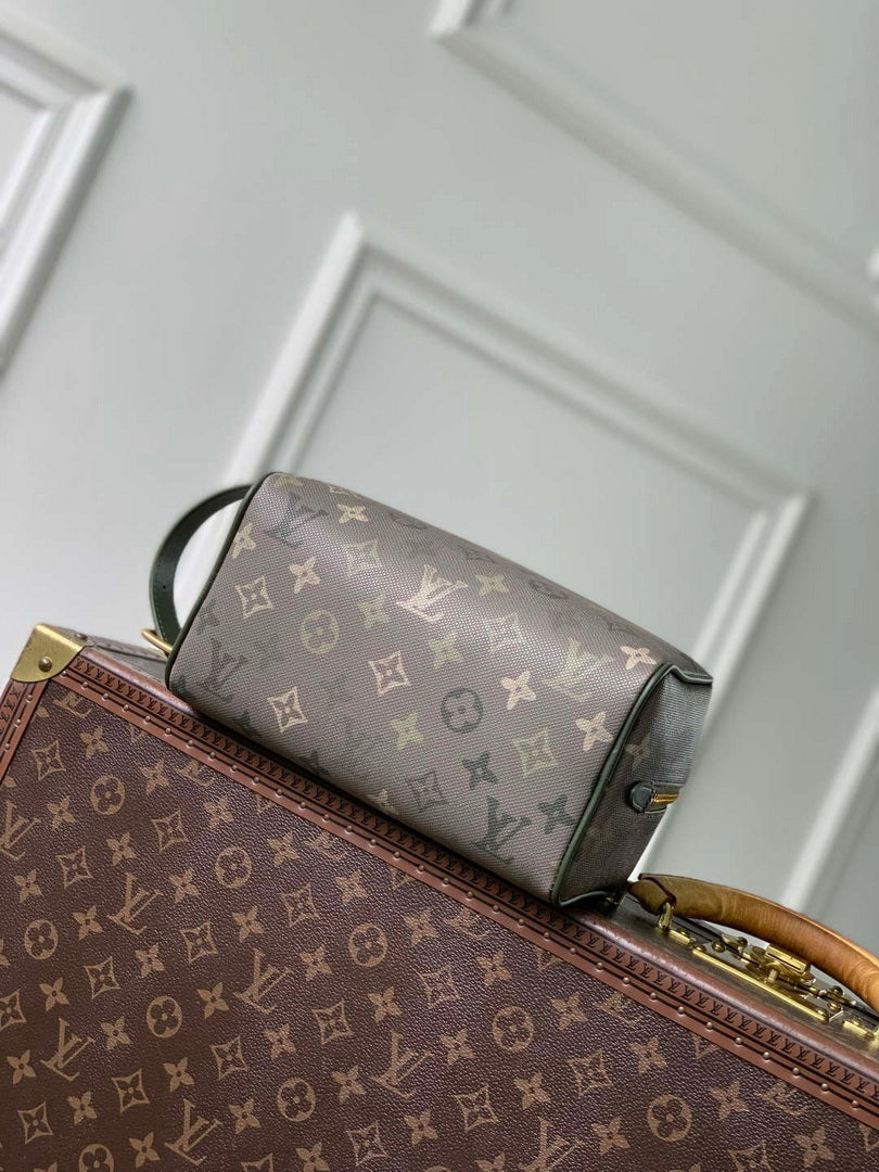 LV M26963 Louis Vuitton Dopp Kit Bag Khaki