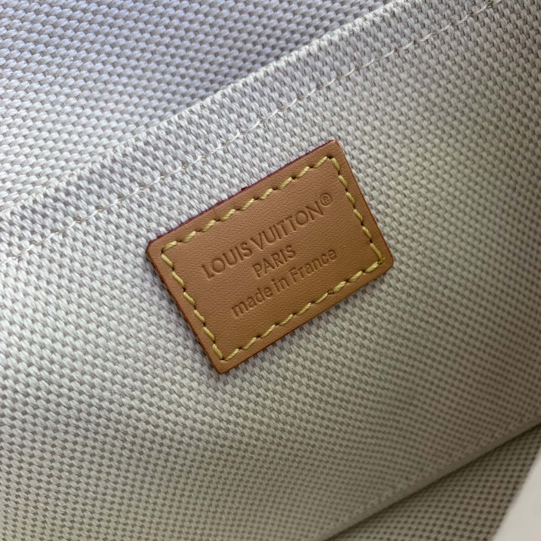 LV M26969 Louis Vuitton Satchel Wearable Wallet Khaki