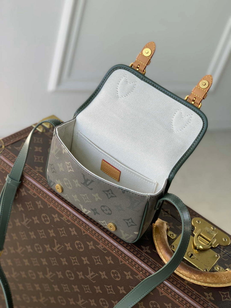 LV M26969 Louis Vuitton Satchel Wearable Wallet Khaki
