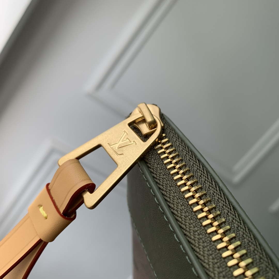 LV M26970 Louis Vuitton Pochette Voyage Souple Khaki