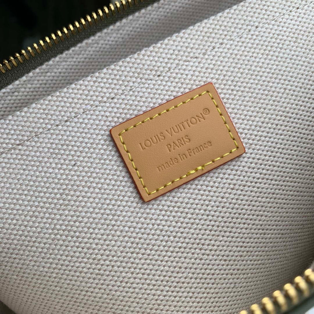 LV M26970 Louis Vuitton Pochette Voyage Souple Khaki