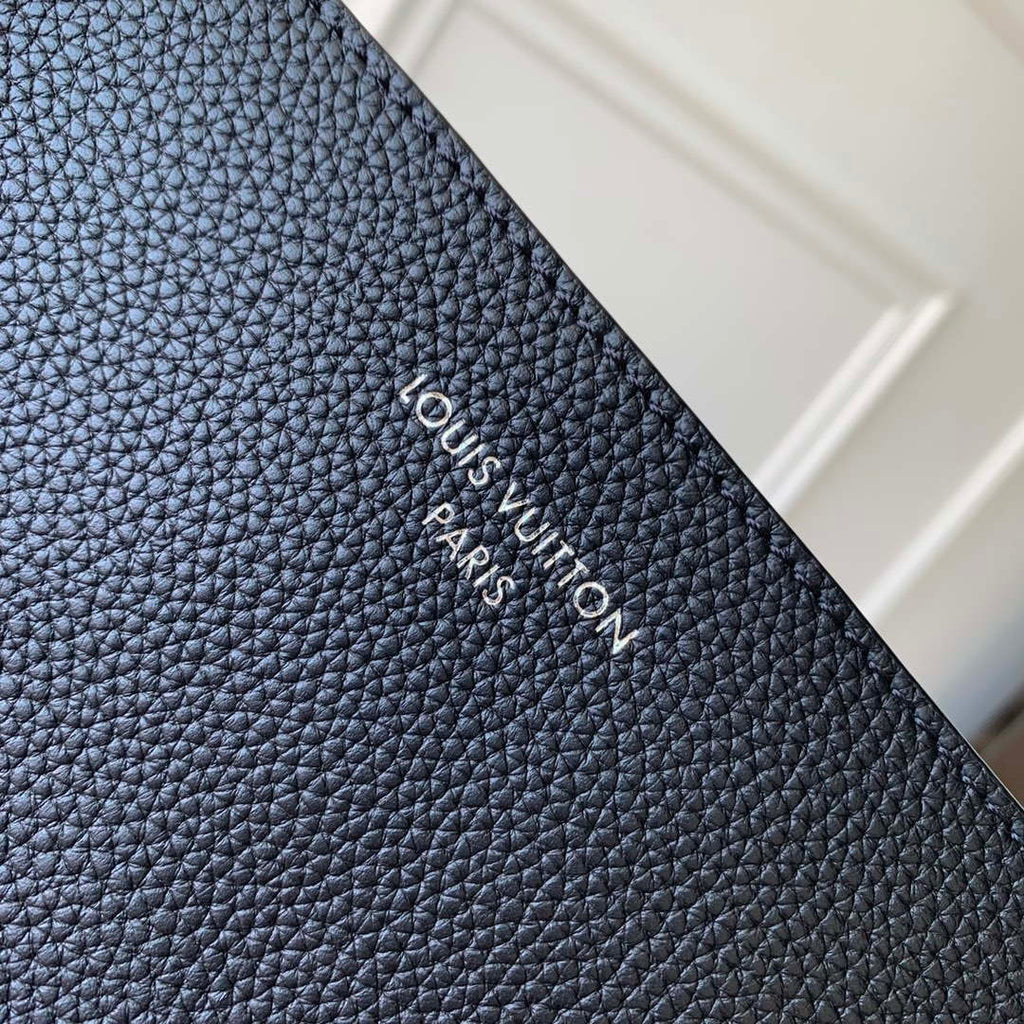 LV M27022 Louis Vuitton Verso Hobo Bag Black