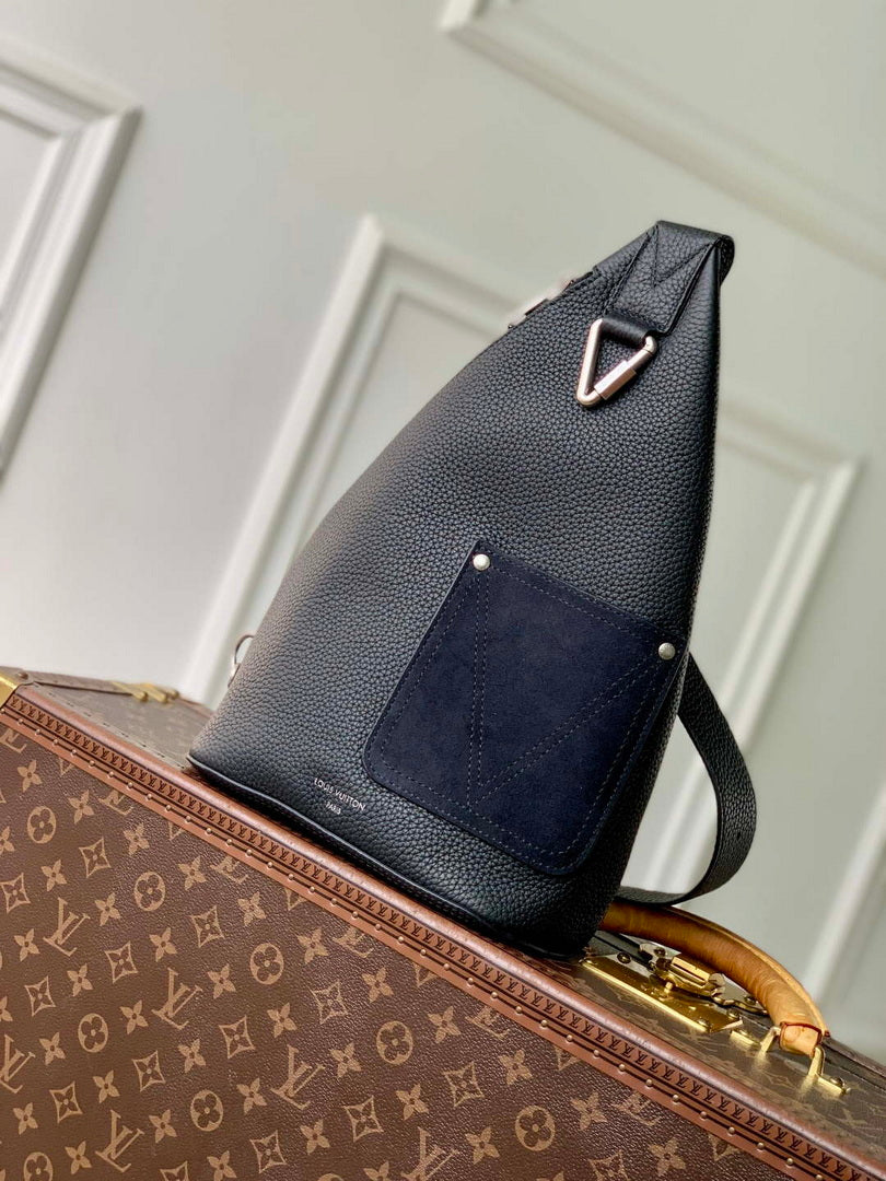 LV M27060 Louis Vuitton Delta Slingbag Black