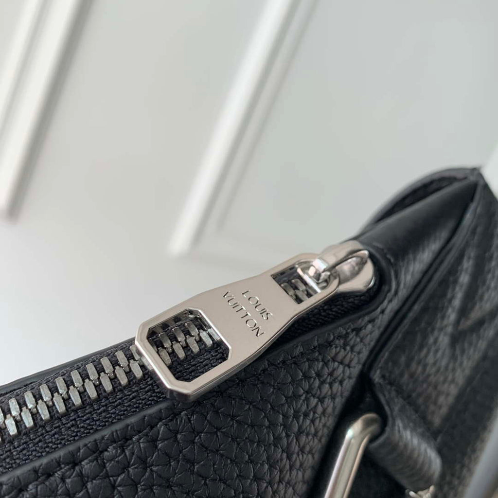 LV M27060 Louis Vuitton Delta Slingbag Black