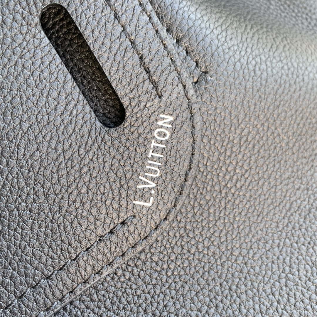 LV M27061 Louis Vuitton Steamer 30 Cross-body Bag Black