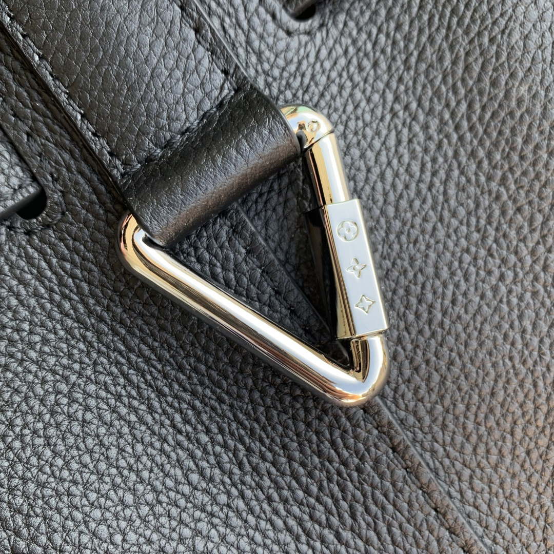 LV M27061 Louis Vuitton Steamer 30 Cross-body Bag Black