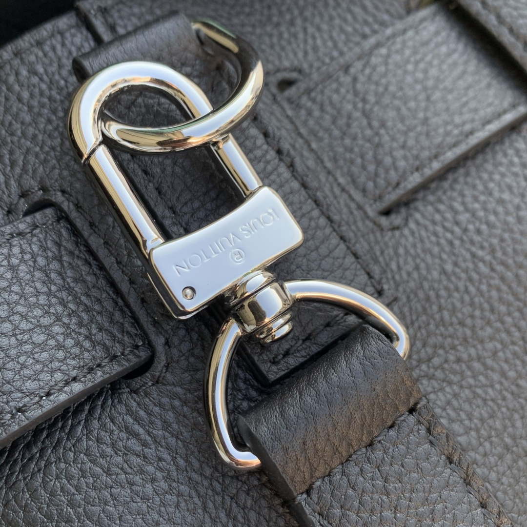 LV M27061 Louis Vuitton Steamer 30 Cross-body Bag Black