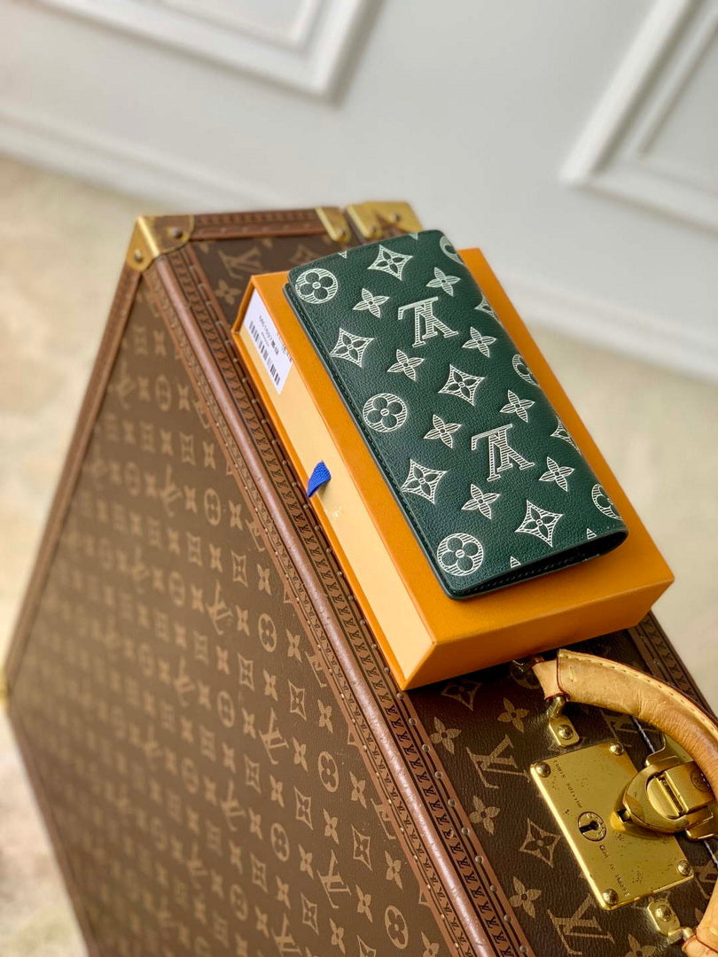 LV M61697 Louis Vuitton Brazza Wallet Dark green