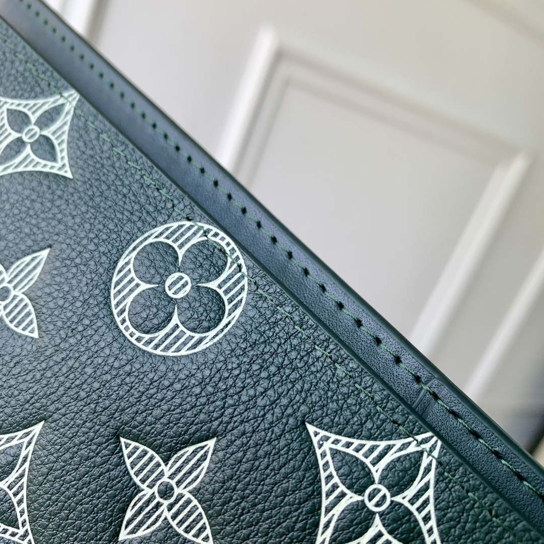 LV M61697 Louis Vuitton Brazza Wallet Dark green