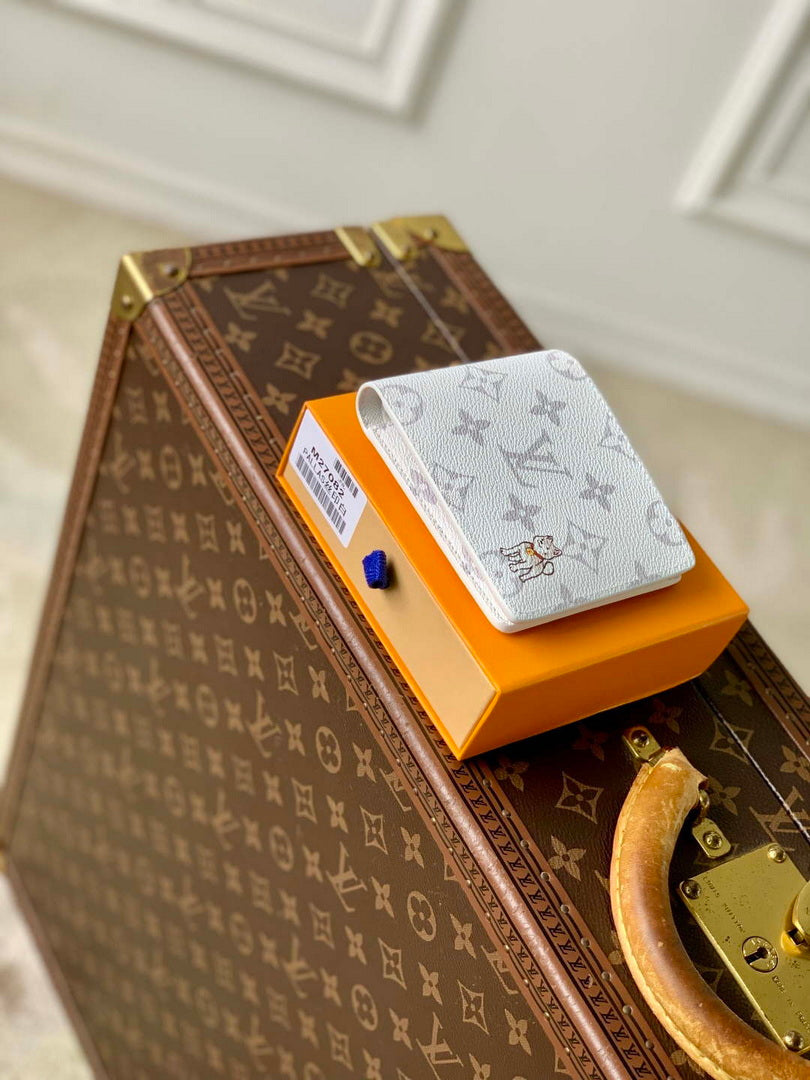 LV M27082 Louis Vuitton Multiple Wallet White