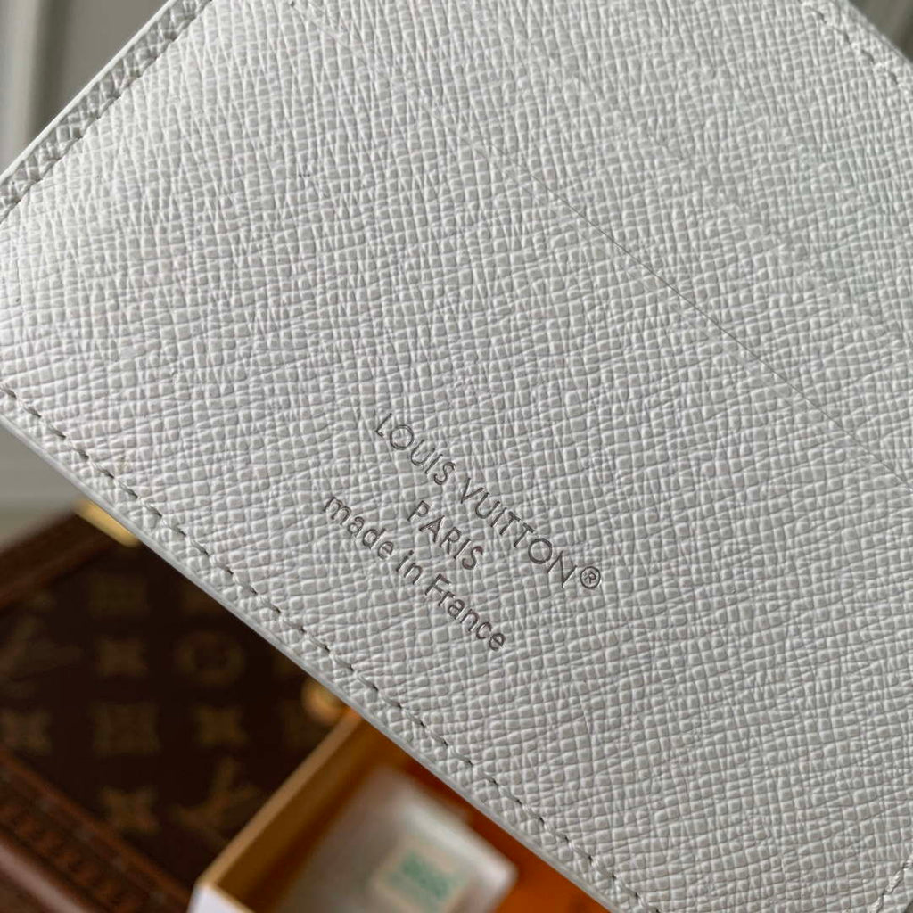 LV M27082 Louis Vuitton Multiple Wallet White