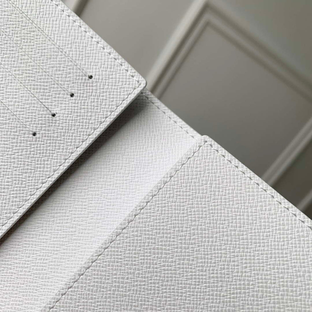 LV M27083 Louis Vuitton Passport Cover White
